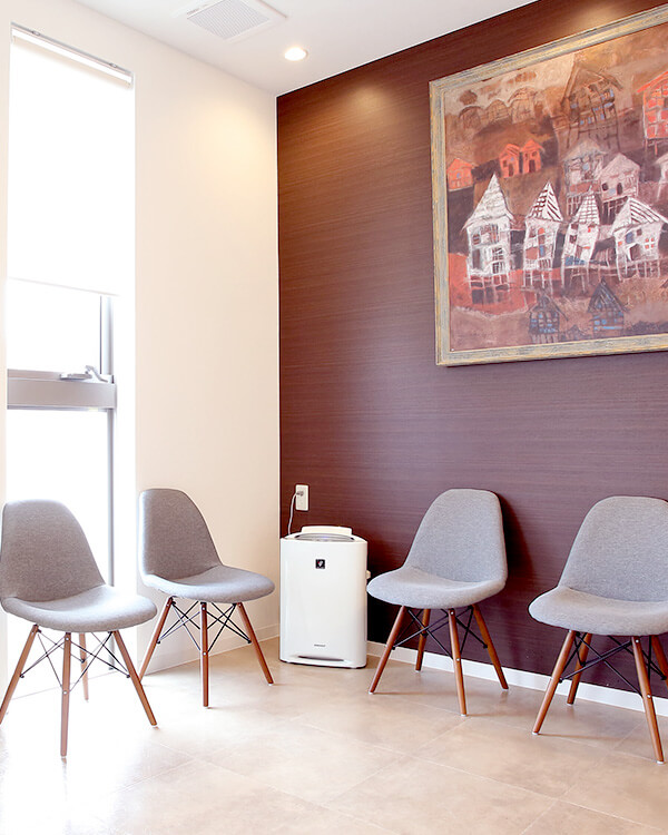 患者さん一人一人に合わせた治療を最適な治療法を見つけ、しっかり説明を行い、納得していただいてから治療を行います。